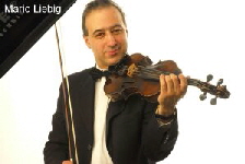 Mario Liebig • Musiker • Komponist • Gitarrist • Weitere Instumente: Geige, Bratsche, Mandoline, Klavier, Blockflöte • Texter • Arrangeur